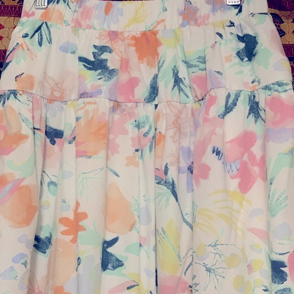 Beautiful skirt - Picture 4 of 6